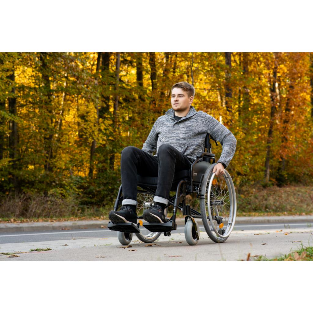EVERYDAY TIM leichter Rollstuhl | TIMAGO